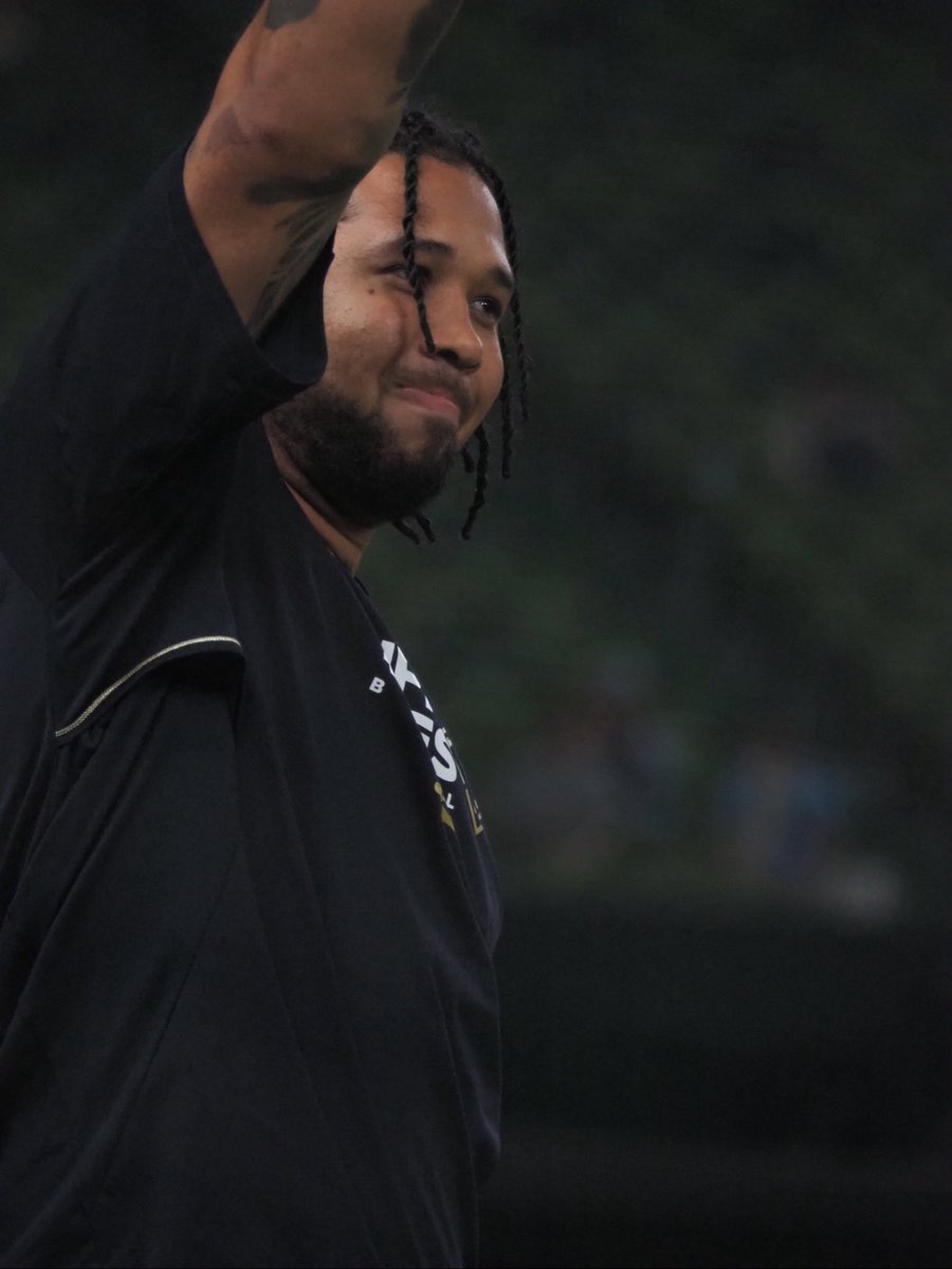 rin95rin6's tweet image. エスピのインスタかわいいね
来年また笑顔であいましょね〜🐮💕
今季もフルでローテ回ってくれて感謝感謝
怪我早く治してね…！！

去年宮城くんが来年も一緒に頑張ろうと声をかけてくれたりして2年契約してくれたのは嬉しかったな。
来年たくさんエスピのヒロイン聞けますように✨
#Espy