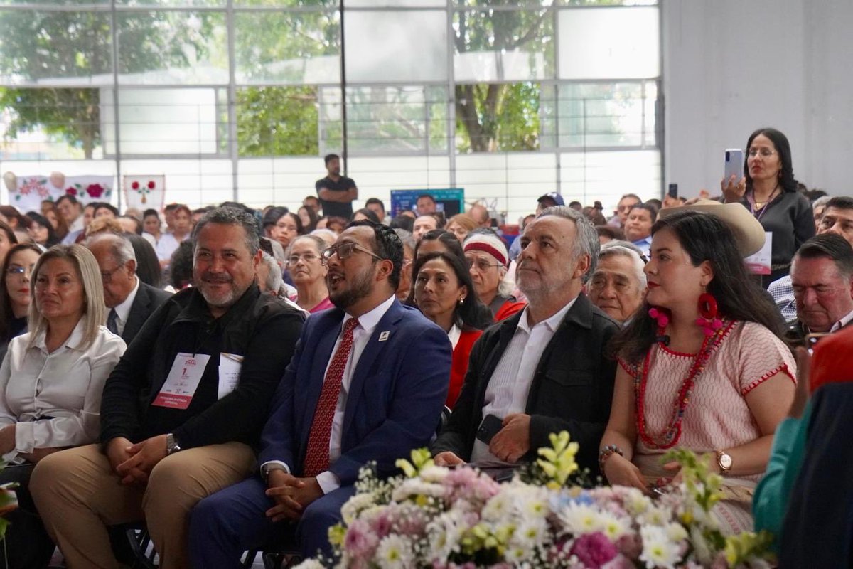 En Cuautitlán Izcali, un gran reconocimiento a la diputada <a href="/XochitlZagalMX/">Diputada Xóchitl Zagal</a>. En el Estado de México habrá grandes inversiones para fortalecer la infraestructura y la conectividad con generación de empleos.