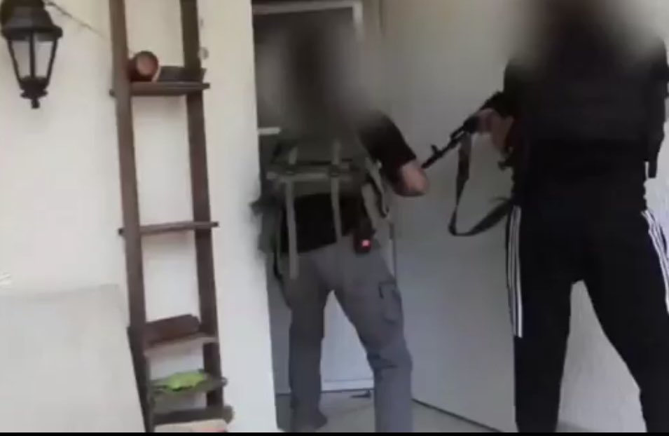 אם מישהו חושב ששני מיליון ש״ח הולכים להפוך את חרפת ה 07/10 ל ״אבן דרך בתקומת מדינת ישראל״ כנראה שהמצב שם בסקרים הפנימיים גרוע ממה שנדמה לנו. 

הביביזם הוא סכנה למדינת ישראל.