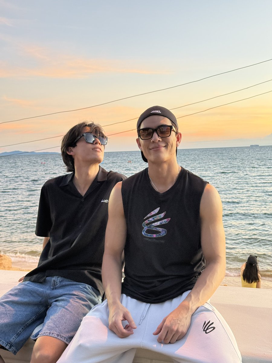 coffeelovii's tweet image. TOLONG DI REMAKE FOTO INI SECEPATNYA KAK🫴🏻🫴🏻🫴🏻🫴🏻🙏🏻🙏🏻🙏🏻 @/Josswayar @/gawincaskey
#JossGawin #จอสกวิน
#JossWayar #GawinCaskey