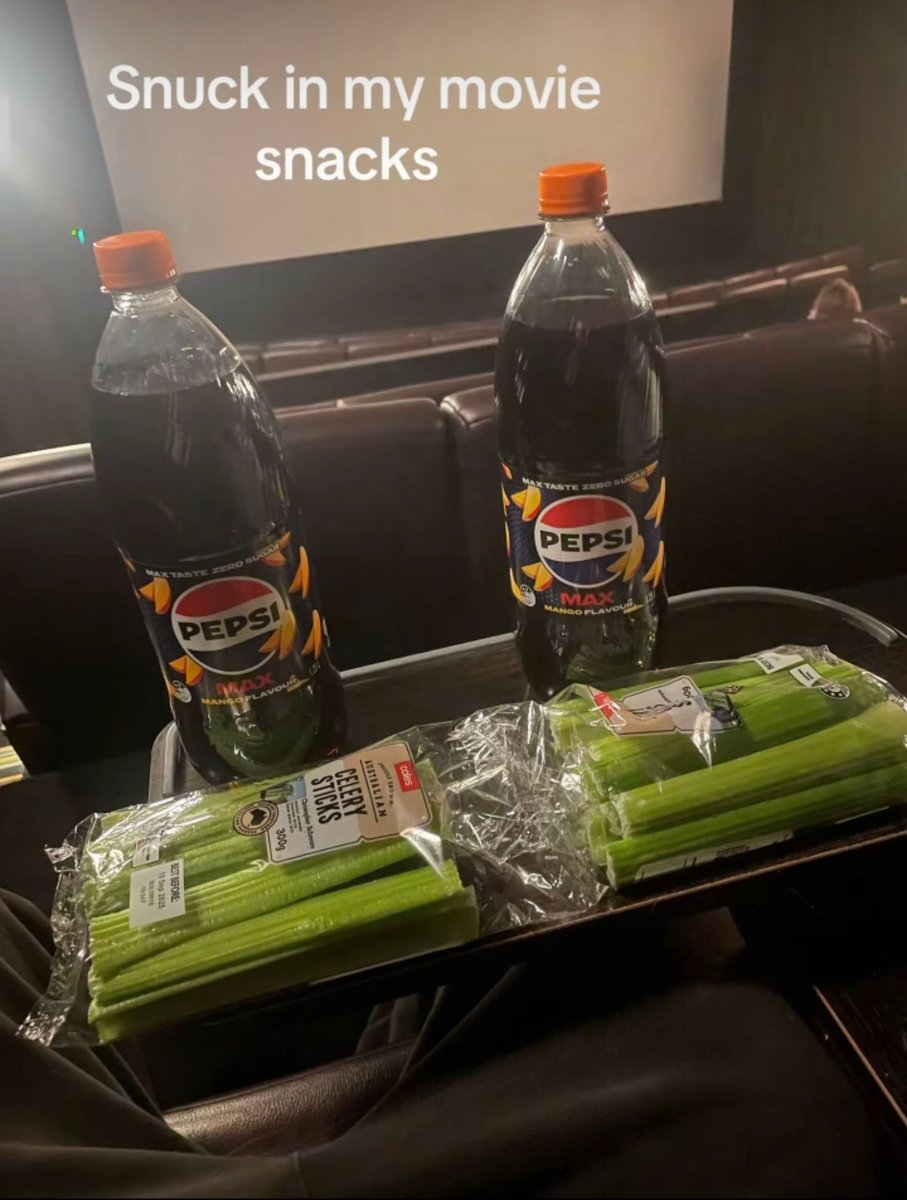 sizezerochic's tweet image. the line between edtwt girls and gymbros is getting thinner by the day