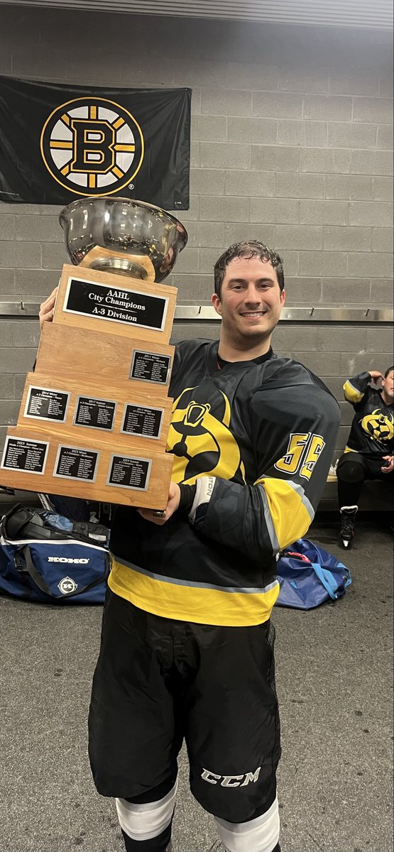 InternDavid680's tweet image. It has now been ZERO DAYS!!!! Since anyone around here thought it was a good idea to win themselves a championship!!!!!!