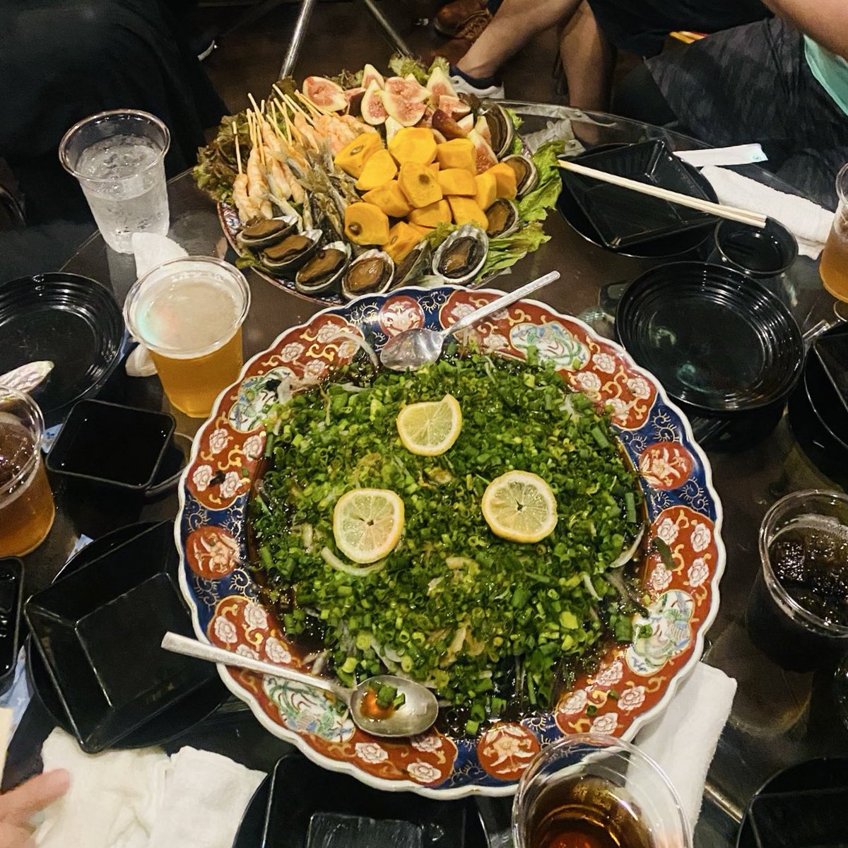 k_t_m_r_r's tweet image. チャンカー高知欠場の後の高知でした
アーヤちゃんピエールがもてなしてくれて
見知ったお客と 新しく出来た友達 再会を含め
しっかりどっしり歌えたぜ
この時代に音源GETしてくれた方 感謝
聴いてほしい歌がまだあるから
また高知 いや あの町この街 行かせてよね
特急南風に揺られ帰路 peace thx✌️