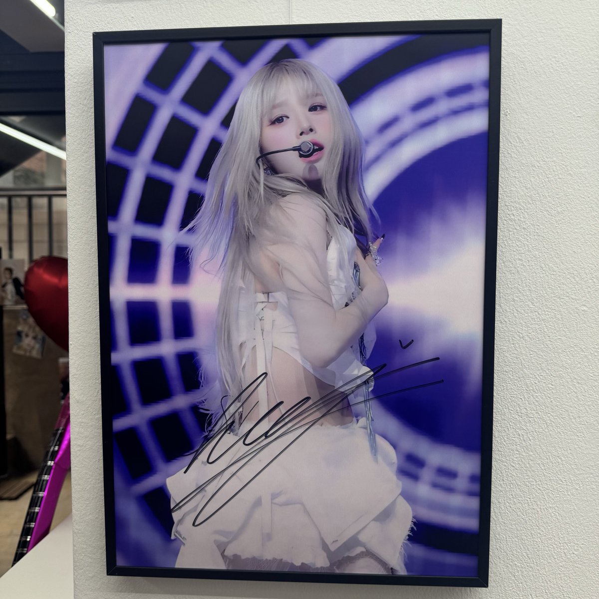 처음 왔는데 내가 이런 호사를 누려도 되는 걸까…
희진이가 커피랑 디저트 사줬다ㅠ
#희진아_생일축하해_스껄
#Happy_Heejin_Day