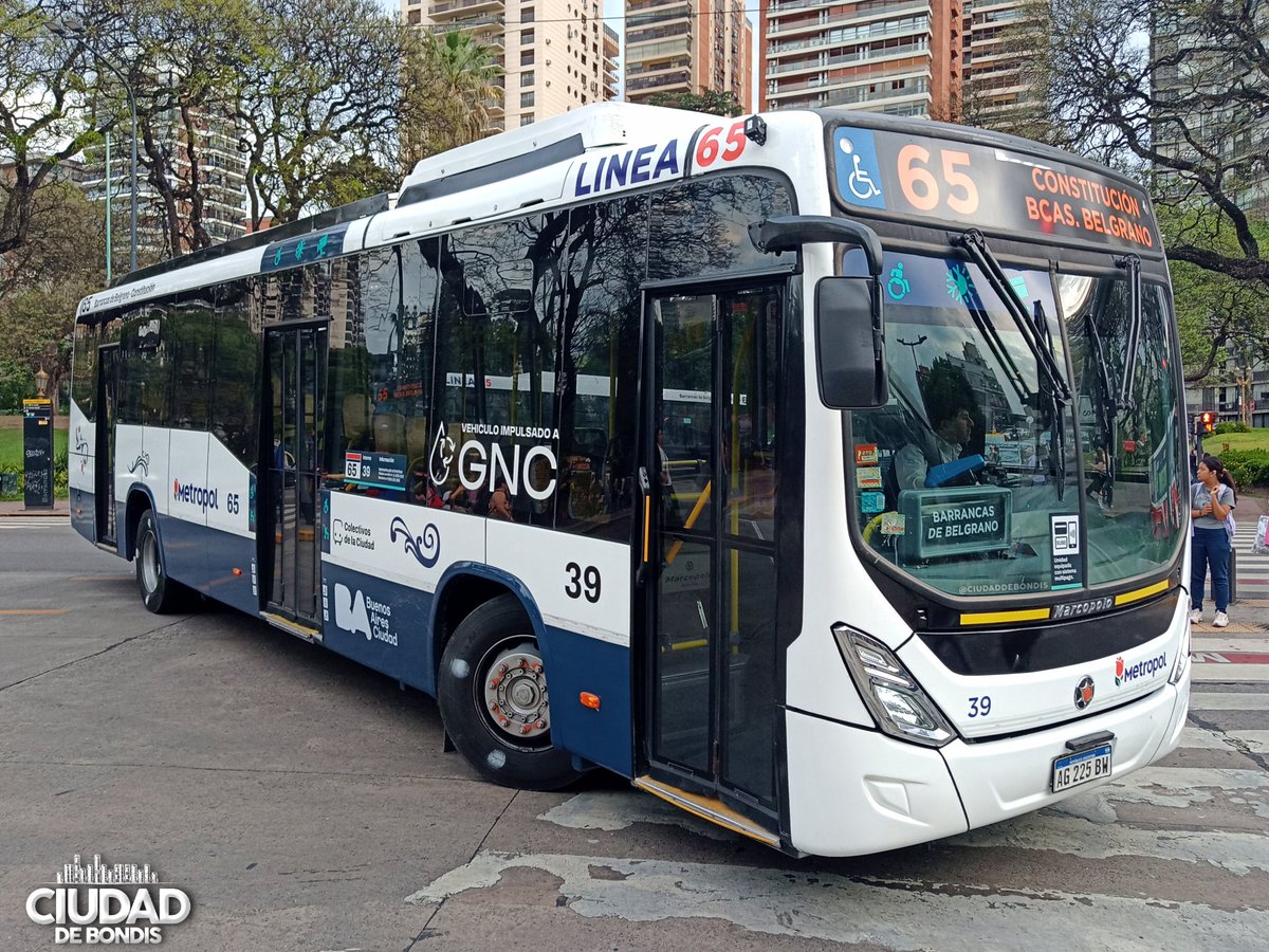 CiudadDeBondis's tweet photo. COMPRA DEFINITIVA
#Metropol🌹tambien se suma al GNC de la mano de #Scania con el K280 carrozado por #Marcopolo.
Este coche estuvo a prueba en la Linea 176 y luego de ser probado en distintas partes del país, la empresa lo compró y queda fijo en la #Linea65 como coche #39 https://t.co/QLgGUSL8FW