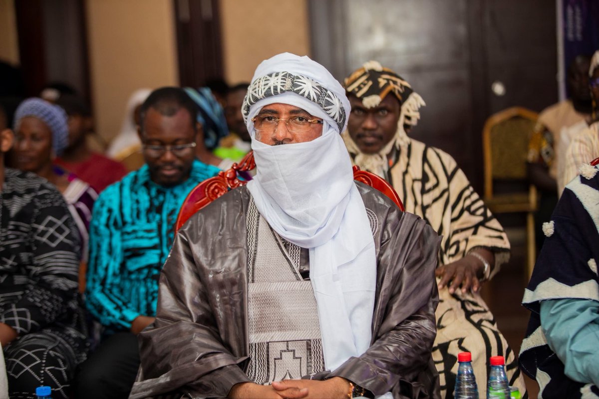 𝐃𝐨𝐠𝐨𝐧’𝐬 𝐅𝐚𝐬𝐡𝐢𝐨𝐧 : 𝐜𝐞́𝐥𝐞́𝐛𝐫𝐚𝐭𝐢𝐨𝐧 𝐝𝐞 𝐥𝐚 𝐜𝐮𝐥𝐭𝐮𝐫𝐞 𝐞𝐭 𝐝𝐮 𝐬𝐚𝐯𝐨𝐢𝐫-𝐟𝐚𝐢𝐫𝐞 𝐝𝐨𝐠𝐨𝐧!

Ce samedi 18 octobre 2025, j’ai pris part, en qualité de parrain, à la 2ᵉ édition de "Dogon’s Fashion", organisée par l’Association Fraternité Dogon et