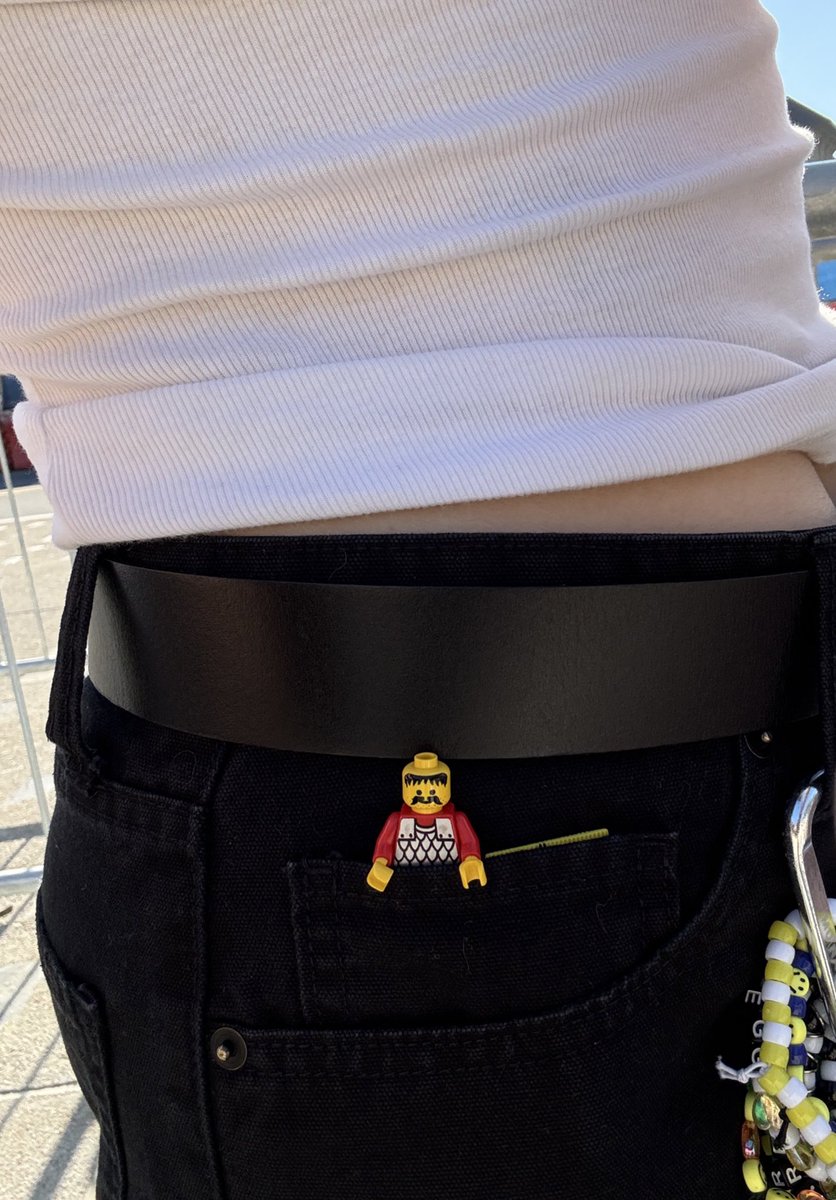 gae_artist29's tweet image. Got Jake by my side for the Djo Berkeley show 😋 #djo #postanimal