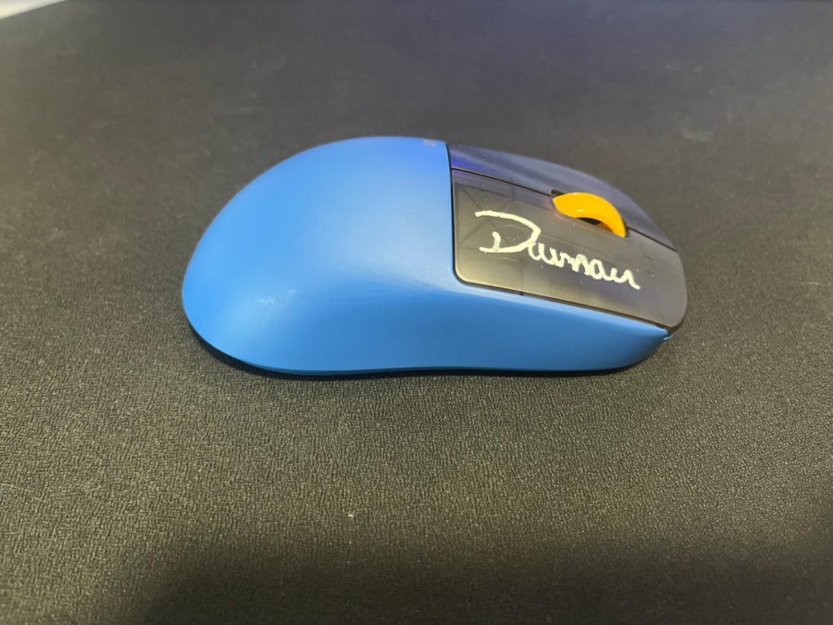 legacyggbr's tweet image. Pra agradecer o apoio de vocês, vamos sortear um mouse assinado do @dumaucs na nossa stream durante a final do CAC! 🫶
Como participar?
- Seguir a Legacy aqui no twitter
- Dar RT nesse post
- Estar presente na nossa transmissão e participar do sorteio por lá
Vamos enviar uma…