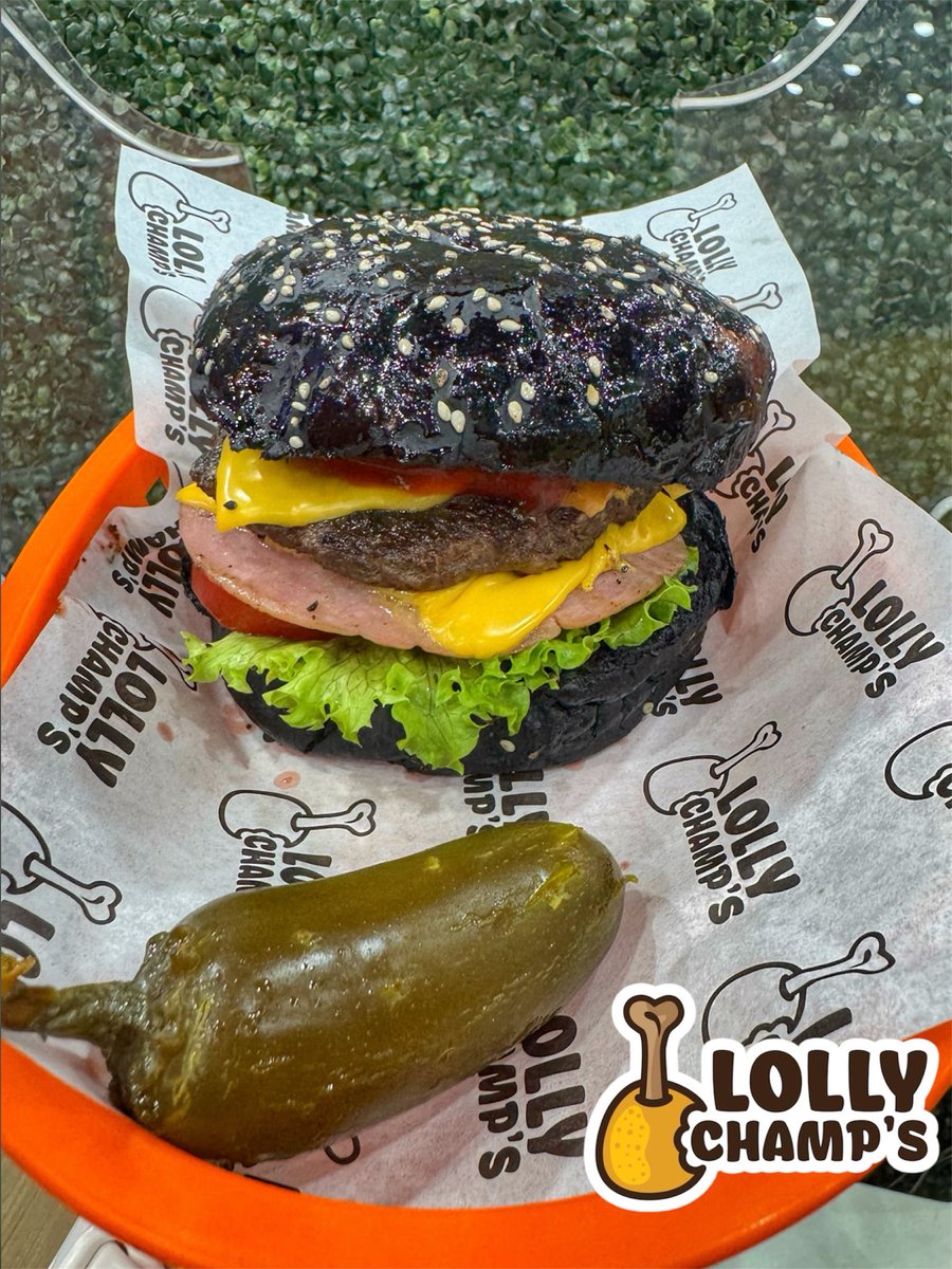 #Nueva 🆕 DARK BURGER🍔 ➡️EDICIÓN LIMITADA 😱#halloween2025 ¡Pide la tuya sin miedo! 👻