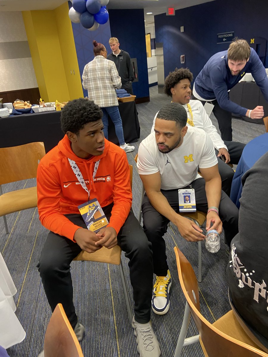 Great experience on my visit to U of M! Big thanks to the coaches and the program for having me! AMAZING EXPERIENCE! 〽️<a href="/TylerMarkrayFB/">Tyler Markray</a> <a href="/Jon_Carter313/">Jonathon Carter</a> <a href="/CoachLMorgan/">LaMar Morgan</a> <a href="/AllenTrieu/">Allen Trieu</a> <a href="/Coach_AMarshall/">Aaron Marshall</a> <a href="/MIexposure/">Michigan Exposure</a> <a href="/alex_pallone/">Alex Pallone</a>