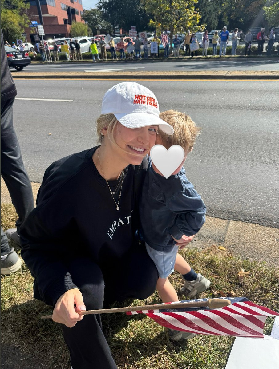 Ally_Sammarco's tweet image. What a day!!! So inspired by everyone out today at No Kings. We are the majority 🇺🇸