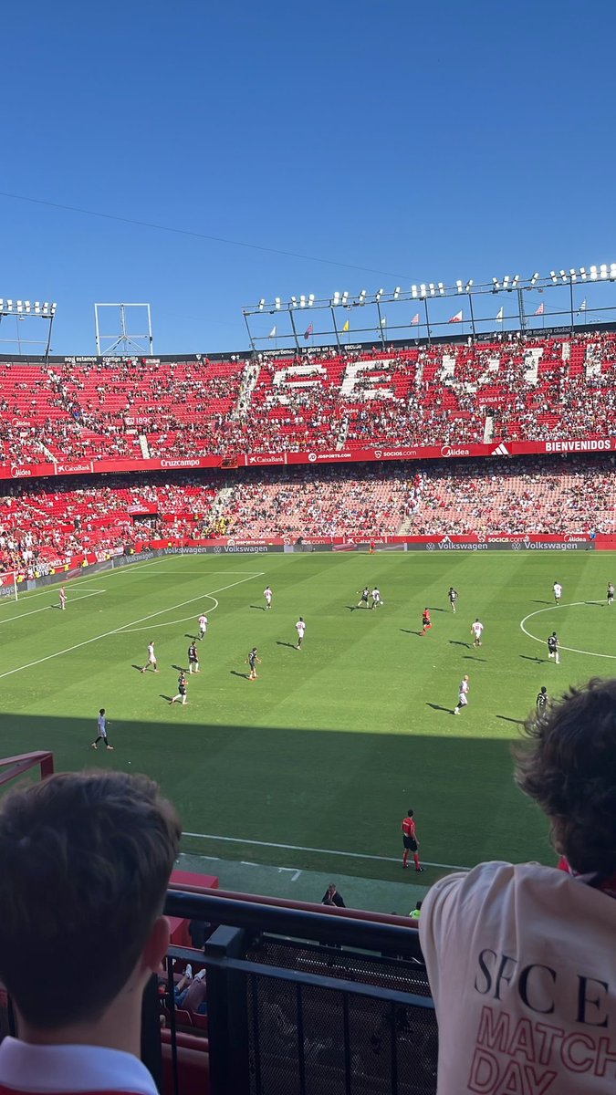 GxlDeFekir's tweet photo. “Cuando no salen campeón, todas sus gradas están vacías” https://t.co/IWRjGWTg9k