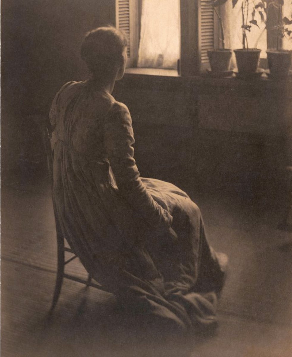 WilhelmGustloff's tweet image. Clarence H. White
Evening Interior
c. 1899
platinum print