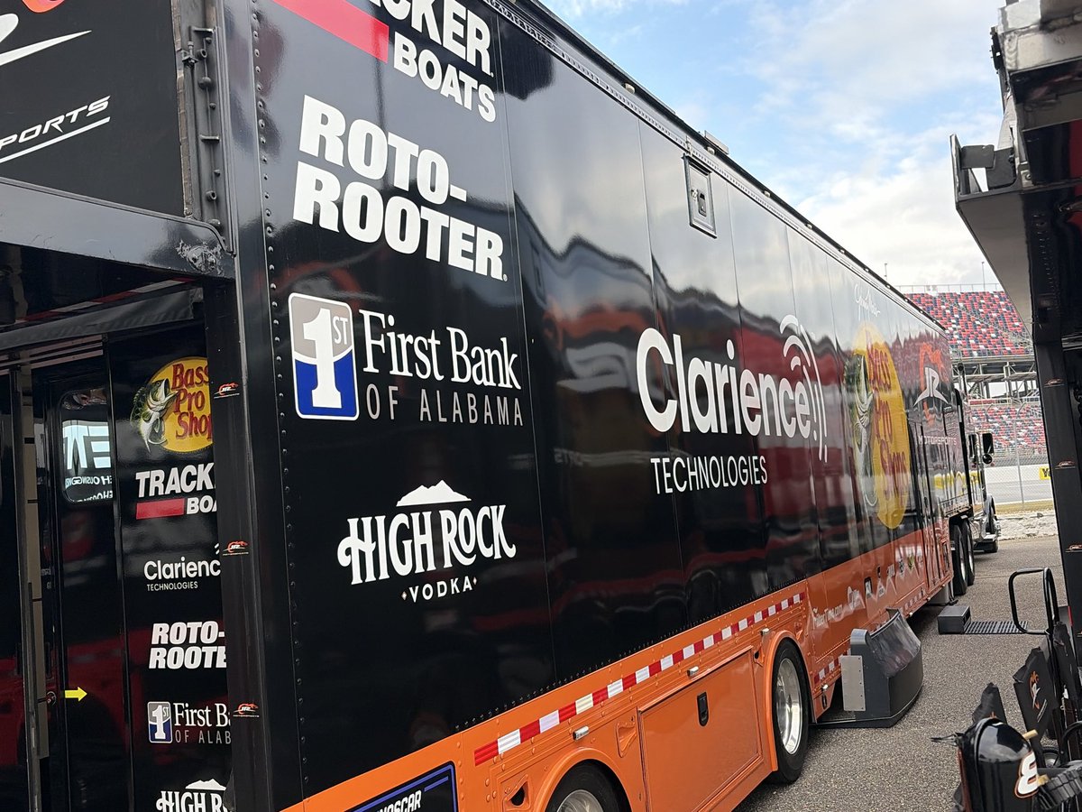 jonesjchad's tweet image. Super proud of our @FirstBankofAl stable of @TALLADEGA drivers, @ConnorZilisch and @Carson_Kvapil. A great partnership to build a stronger backyard in East Central Alabama.