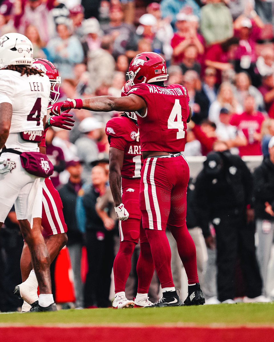 RazorbackComms's tweet image. RB Mike Washington Jr. is the 13th @RazorbackFB player in history to eclipse the 100-yard rushing mark against Texas A&M. He is the first Hog to accomplish the feat since QB KJ Jefferson (105) in 2022 and first Arkansas halfback to do so since RB Rakeem Boyd (100) in 2020.