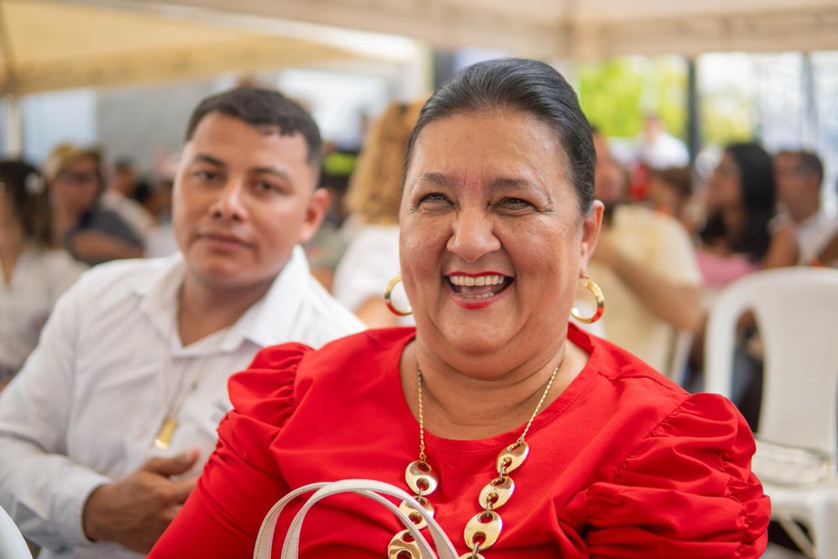 <a href="/ESAPOficial/">ESAP Oficial</a> <a href="/Unicordoba_Col/">Universidad de Córdoba</a> <a href="/DanielRMed/">Daniel Rojas Medellin</a> <a href="/petrogustavo/">Gustavo Petro</a> <a href="/infopresidencia/">Presidencia Colombia 🇨🇴</a> <a href="/monterialcaldia/">Alcaldía de Montería</a> Con la estrategia “Educación Superior en tu Colegio” jóvenes accederán a educación superior desde ya. En total 4 colegios de 4 municipios del departamento contarán con programas académicos de <a href="/Unicordoba_Col/">Universidad de Córdoba</a>, <a href="/TecDeboraArango/">Tecnológico de Artes Débora Arango</a> y <a href="/PolitecnicoJIC/">Politécnico Colombiano Jaime Isaza Cadavid</a>.

👨‍🎓 En 2025 se beneficiará a 200