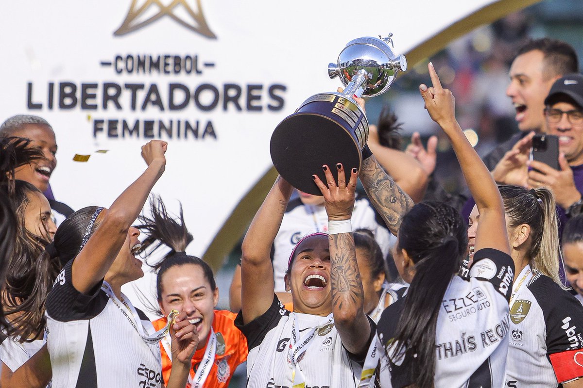 Timão Números (@sccpnumeros) on Twitter photo Corinthians Feminino garante 2.15 milhões de dólares (R$ 11.63 milhões) com hexacampeonato da Libertadores. Corinthians Feminino garante 2.15 milhões de dólares (R$ 11.63 milhões) com hexacampeonato da Libertadores.