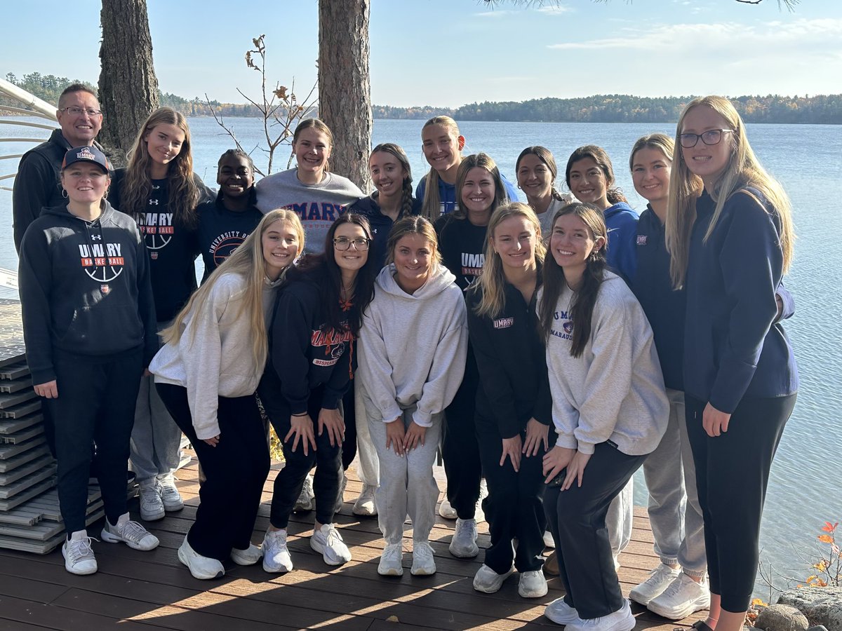 Enjoyed a great weekend with these ladies! Laughed a lot, learned some new lingo, and even managed to sneak in a little hoops! Fun season ahead! 🔶🔷