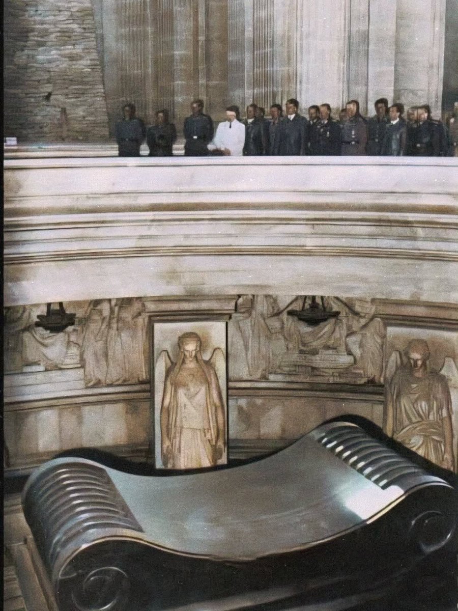 HistoryArcs's tweet photo. 👨🏻 🇫🇷 Adolf Hitler looks over the mausoleum of the French Emperor, Napoleon Bonaparte.

Hitler visited Napoleon's tomb twice during his one and only visit to France. https://t.co/Z603IVkQrF