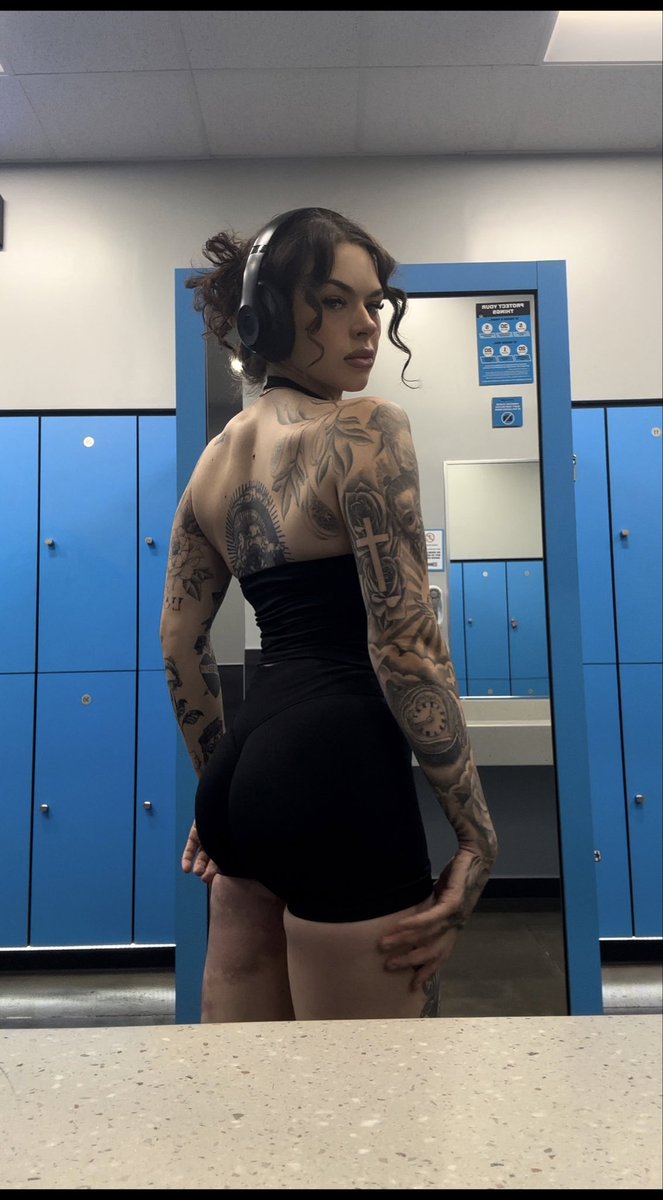 stephaaniee22's tweet photo. It was back day 🥦 https://t.co/fvFGh8zFG4