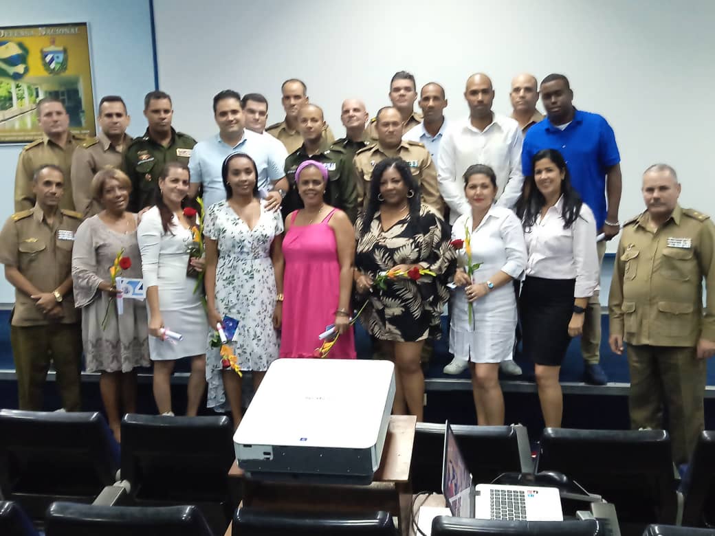 YaimaValle1's tweet image. En la tarde ayer se graduaron otro grupo de Presidentes y Vicepresidentes del #PoderPopular en curso de capacitación de preparación para la defensa con resultados satisfactorios. Éxitos en las tareas. #CubaEstáFirme