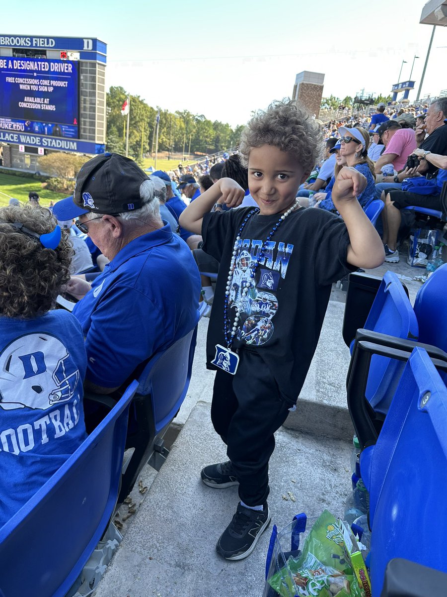 aoldham2's tweet photo. @JMoore2021 still reppin! 😈🏈 https://t.co/g8b3aYQWdx