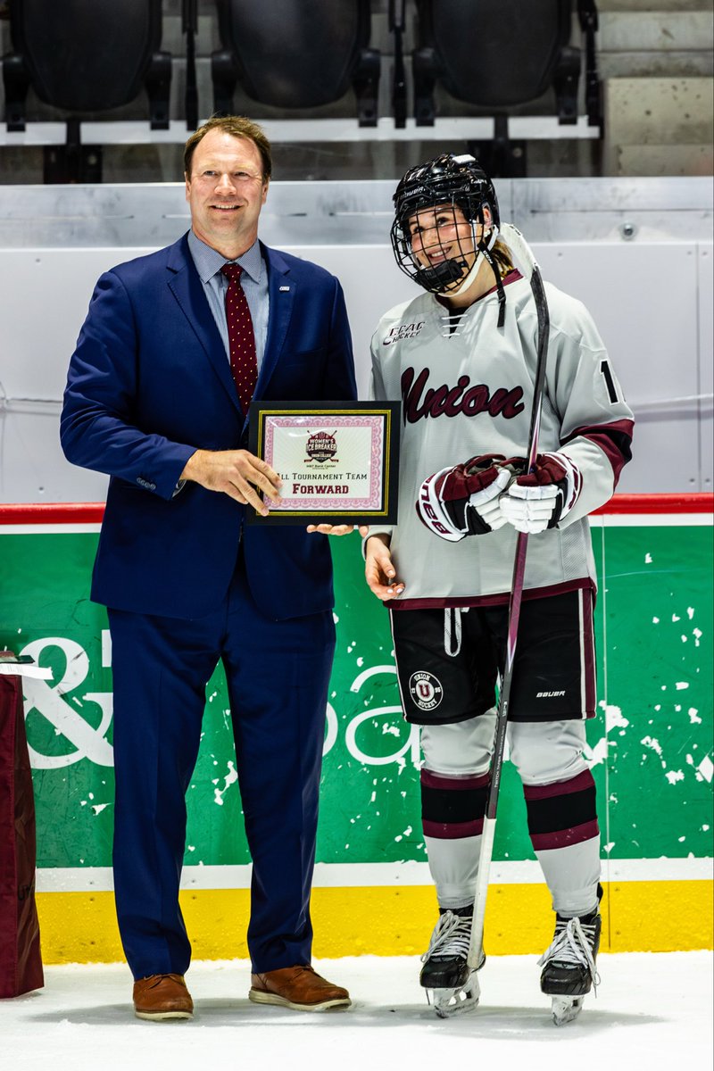 Congratulations to Maddie Leaney and Karianne Engelbert who were named to the Ice Breaker All-Tournament Team! 👏 

Maddie Leaney scored a goal and added two assists during the tournament!

Karianne Engelbert scored a goal and added an assist during the tournament!

#GoU x