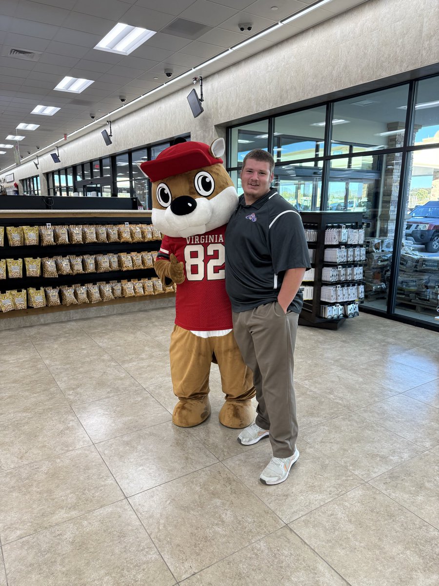 CoachMesser74's tweet image. Big thank you to all of the coaching staff @BH2OFootball for the amazing game day visit. Congratulations on the great W and to all of the hall of famers honored today! So glad we were able to be there when yall rung the bell!