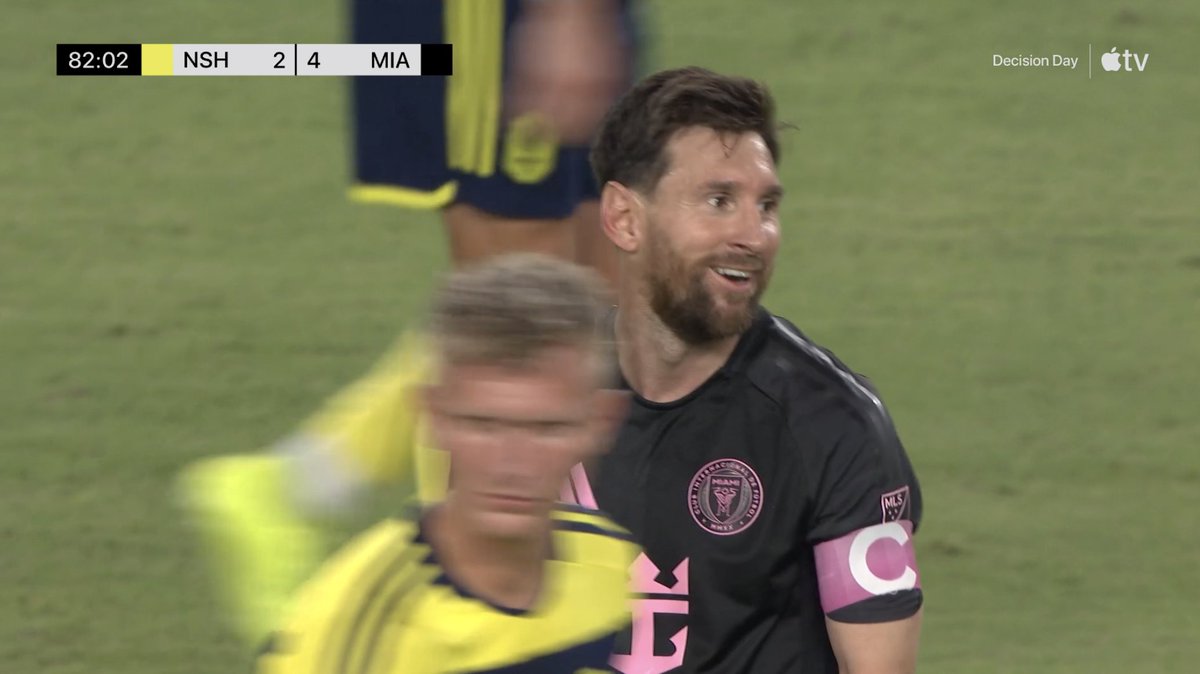 The Touchline | Football Coverage (@touchlinex) on Twitter photo 📸 - Lionel Messi is smiling, and so we are. Because here we are, week in week out still being able to watch the greatest footballer ever lived.
It's him who scores the goals, him who assists, him who makes the play, him who still makes us smile.
THANK YOU LEO! ❤️ 📸 - Lionel Messi is smiling, and so we are. Because here we are, week in week out still being able to watch the greatest footballer ever lived.
It's him who scores the goals, him who assists, him who makes the play, him who still makes us smile.
THANK YOU LEO! ❤️