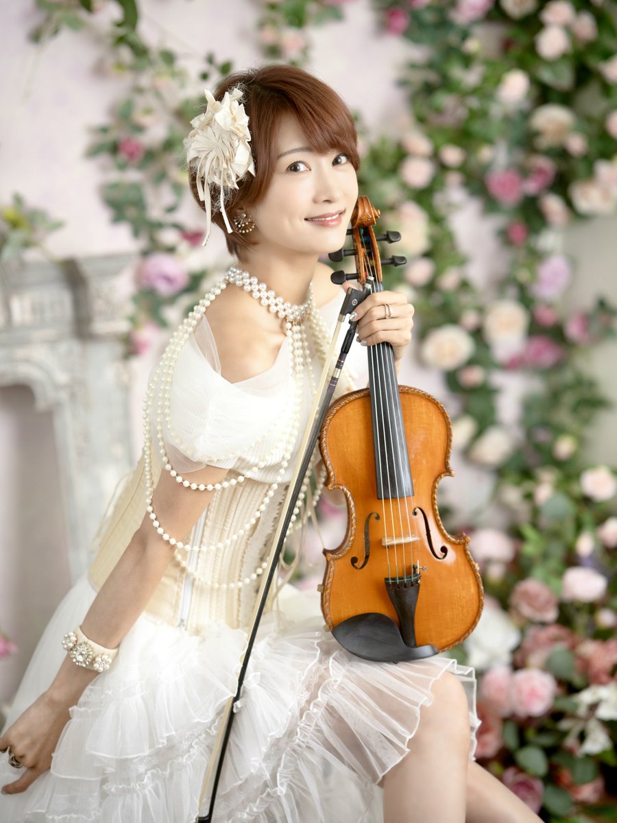 本日誕生日を迎えました🎂
いつも支えて下さっている皆様ありがとうございます🙇‍♀️✨
バヨリンを弾き続けていられることに日々感謝しつつ、ワタクシらしい音・パフォーマンスを追い求めていきます🎻
これからもよろしくお願いします💜