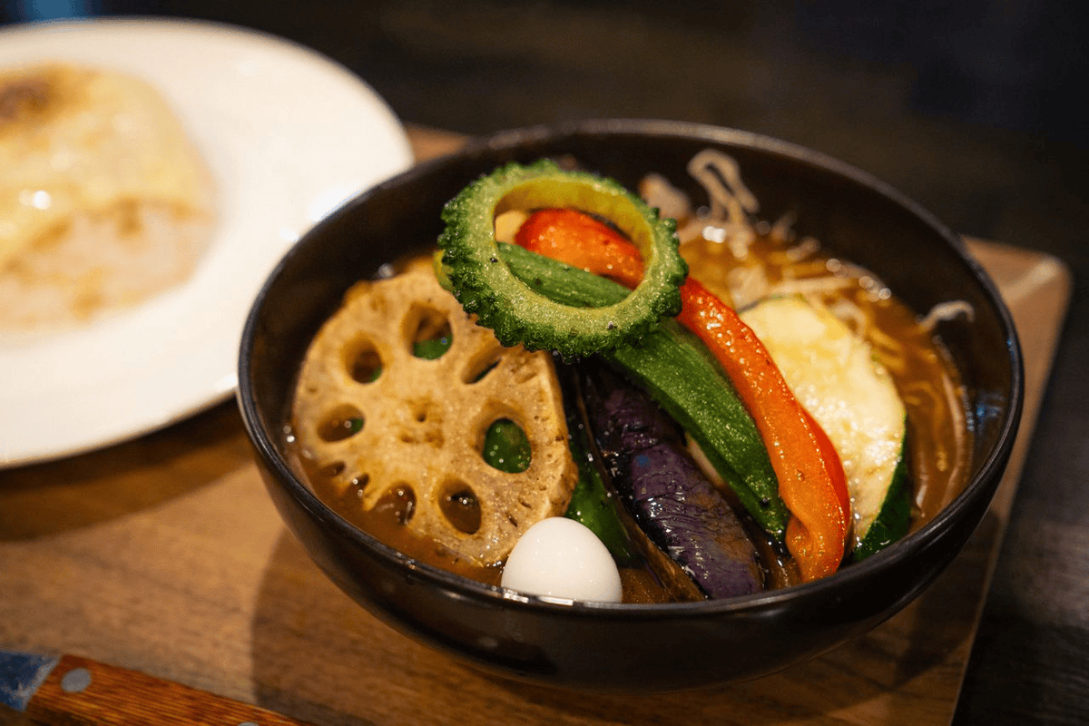 chichiburesort's tweet photo. 秩父・番場通りの「United Spice」は、スパイス料理とオリジナルドリンクが楽しめるダイニングバー🍴🌶️ ネオン看板や「全知全能」のサインが目印！秩父神社から徒歩3分、街歩きの寄り道にぴったり✨
https://t.co/Itq7A13HSC https://t.co/kGhwB2c0RE