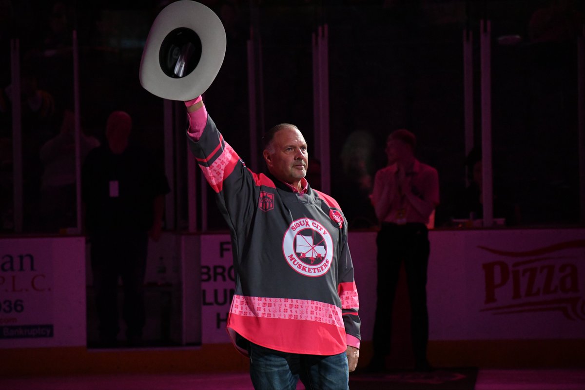 Musketeerhockey's tweet image. Tonight we play for Clint 🎀

#SCMusketeers | #USHL | #SiouxCity