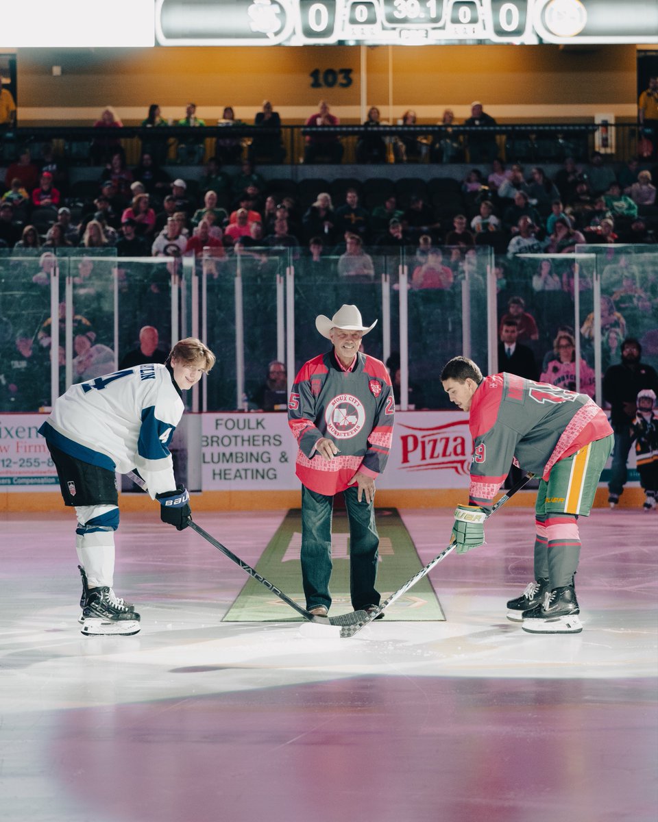 Musketeerhockey's tweet image. Tonight we play for Clint 🎀

#SCMusketeers | #USHL | #SiouxCity