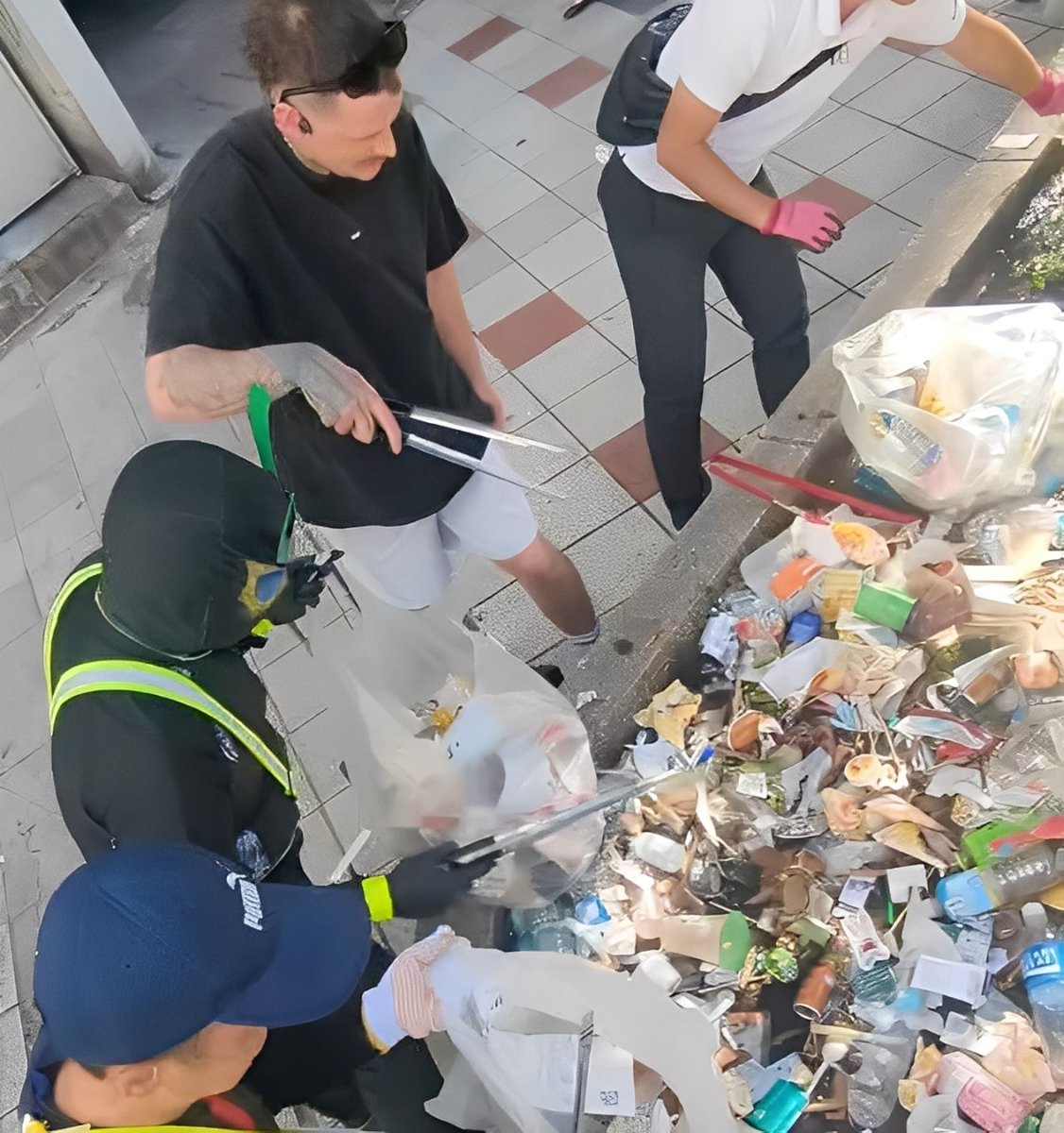 私はポイ捨て問題に関して偏った「外国人批判」も「日本人擁護」もしないです。

国籍関係ない「人間の問題」。

私の投稿を外国人批判に利用されるのも不快ですし、私に直接「インバウンドのせいという根拠はあるのか？」みたいな お門違いにも程がある批判もきたが、ハッキリ言って風評被害ですよ。