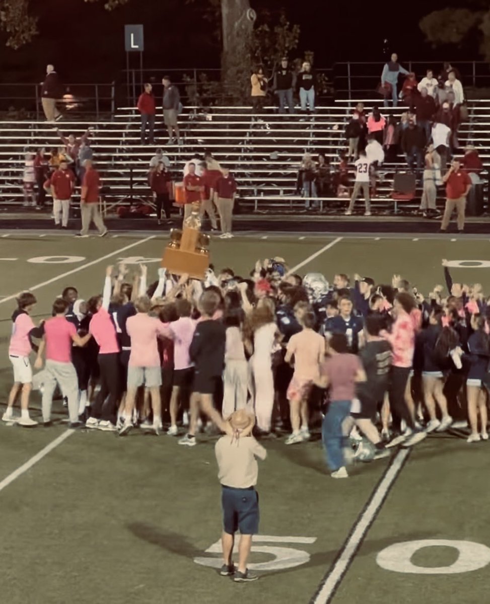 FJReitzFootball's tweet photo. It was a great night to win our 4th straight West Side Nut Club Trophy! Thanks for filling the stands and supporting the west side! JV will cap the regular season on Monday and then it’s sectional time! Go Panthers! #ReitzFootball #SetRstandard #PantherPride🐾🏈🌰🏆 https://t.co/D2RprC512J