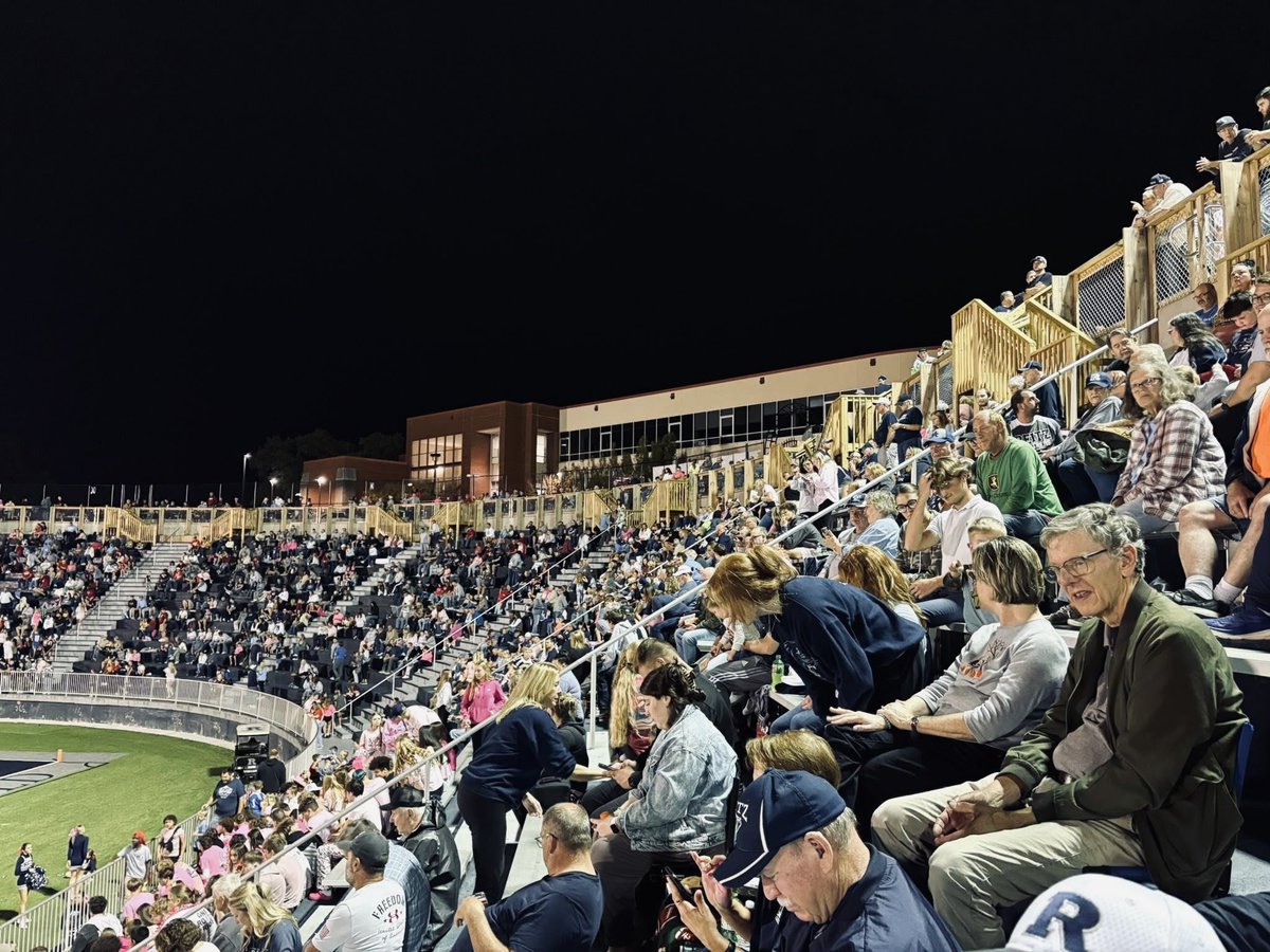 FJReitzFootball's tweet photo. It was a great night to win our 4th straight West Side Nut Club Trophy! Thanks for filling the stands and supporting the west side! JV will cap the regular season on Monday and then it’s sectional time! Go Panthers! #ReitzFootball #SetRstandard #PantherPride🐾🏈🌰🏆 https://t.co/D2RprC512J