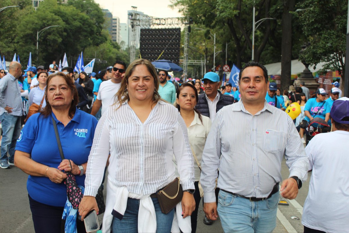 MemoMora_L's tweet photo. Guiados por nuestro Presidente Nacional @JorgeRoHe y con el respaldo de nuestro equipo encabezado por el Coordinador @AAtaydeR tuve el gusto de marchar con amigos, equipo y con la Presidenta del PAN Iztapalapa @abrilortiz10 

#RelanzamientoPAN #Iztapalapa #AAT #MORATEAM #JRH https://t.co/22zLbUHB5c