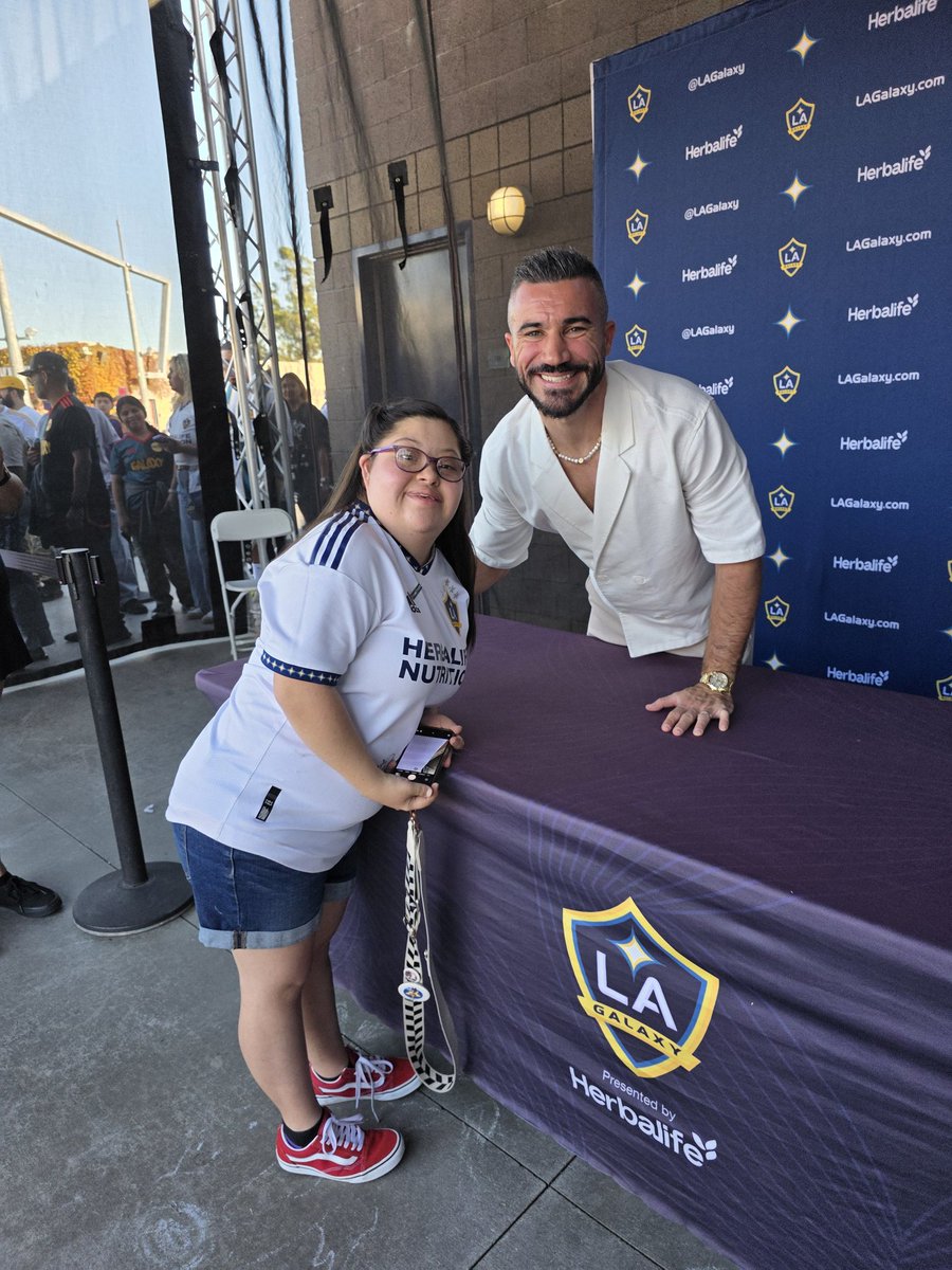 Last game of the season! Finish strong <a href="/LAGalaxy/">LA Galaxy</a> 💙🤍💛. Can Emma get Novak's warmup jersey? Loved seeing Romain. Hi <a href="/JoveljicDejan/">Dejan Joveljić</a> !