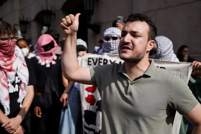 Danielle tweet media