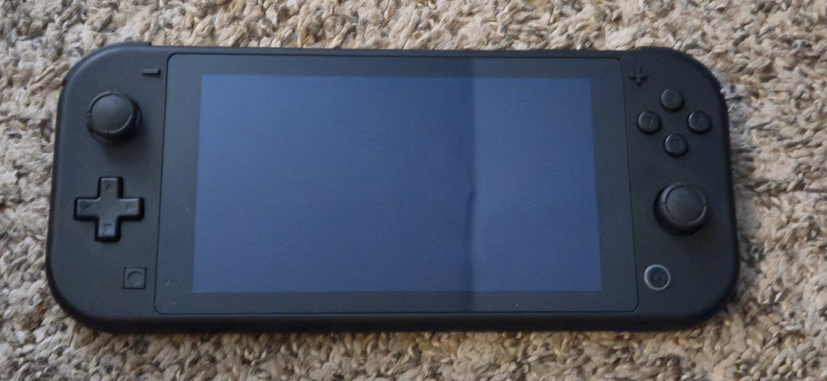 ActionJaxonH's tweet image. Got my Nintendo Switch Lite OLED with touchscreen support (Takai Udon Super5 hardware mod)!
Now shipping out to get chipped so I can output the docked image on the portable screen and overclock for stable performance!