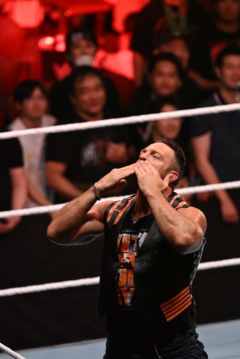 1118eri1126's tweet image. #WWESuperShowJapan 

LAナイト

YEAH