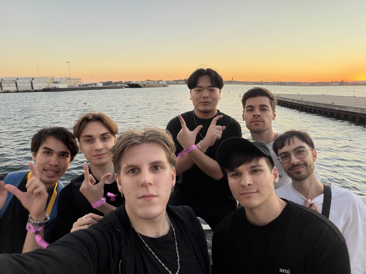 Day 2 of TwitchCon <a href="/PlayFragPunk/">FragPunk</a> <a href="/LastChanceFP/">LAST CHANCE</a> 
PvE &amp; 20,000$ tourney tomorrow stay tuned
#Fragpunk #TwitchConSanDiego