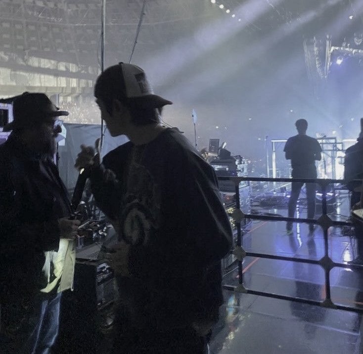 yongrrrr's tweet image. jaeyong au !

where taeyong’s ex boyfriend doesn’t get jealous of anyone, except his bandmate jaehyun. 

jaehyun helps taeyong take advantage of that.