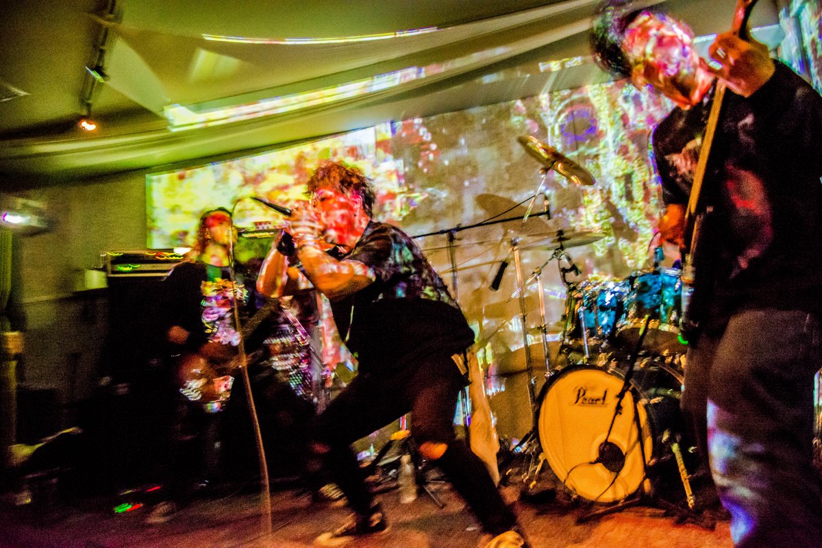 昨日は大宮ヒソミネありがとうございました🐐🔥
1年半ぶりと空いてしまいましたが相変わらず最高のホスピタリティと爆音で楽しくライブやりきれました。
全バンド初対バンでしたが刺激を受けエネルギーにもなりました。
次回はなる早でまた行けるように頑張ります🐐🔥

#goatkofu