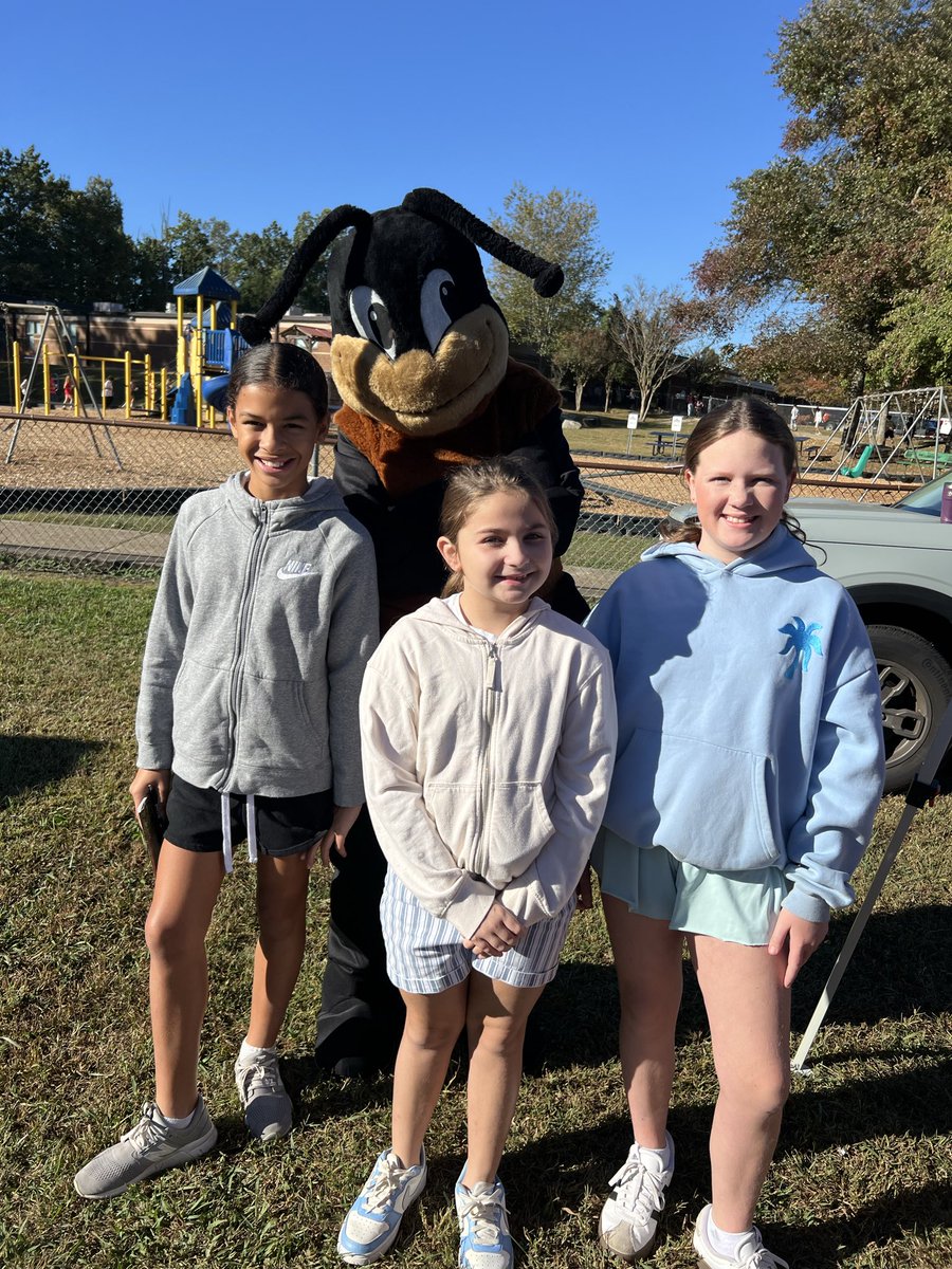 Friendship Elem. tweet media