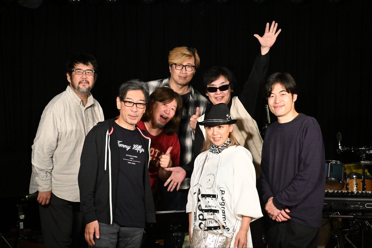 KazumaSotozono's tweet photo. 昨日は濱田金吾さんライブ！
今回も即完だったようです😳
大先輩達とのアンサンブルは勉強になることばかり🎸
12月のライブも参加させていただきます！ https://t.co/uTnYKAkrjG