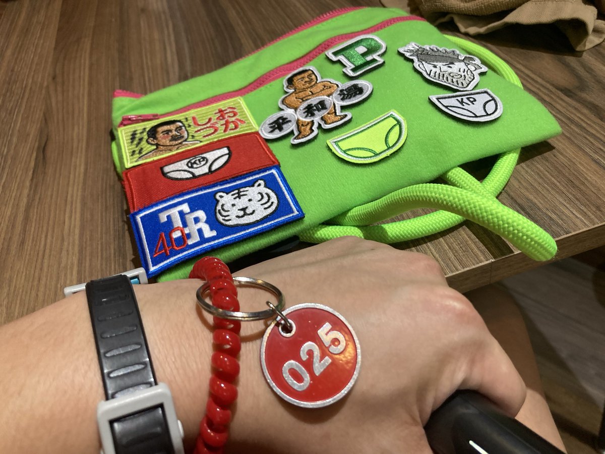 灼熱ロウリュとは…
絶対に退出させたい鬼畜熱波隊VS
絶対に退出しないおじさん達の
ほこ×たて対決…否‼️

身も心もボロボロな
推定30~50代のおじさん達が
貴重な休みを使って
地獄を体験するイベント😭

灼熱ロウリュは団体戦🔥
しおづか for all
all for しおづか‼️

<a href="/saunaeagle/">サウナイーグル【公式】</a> 
#しおづか