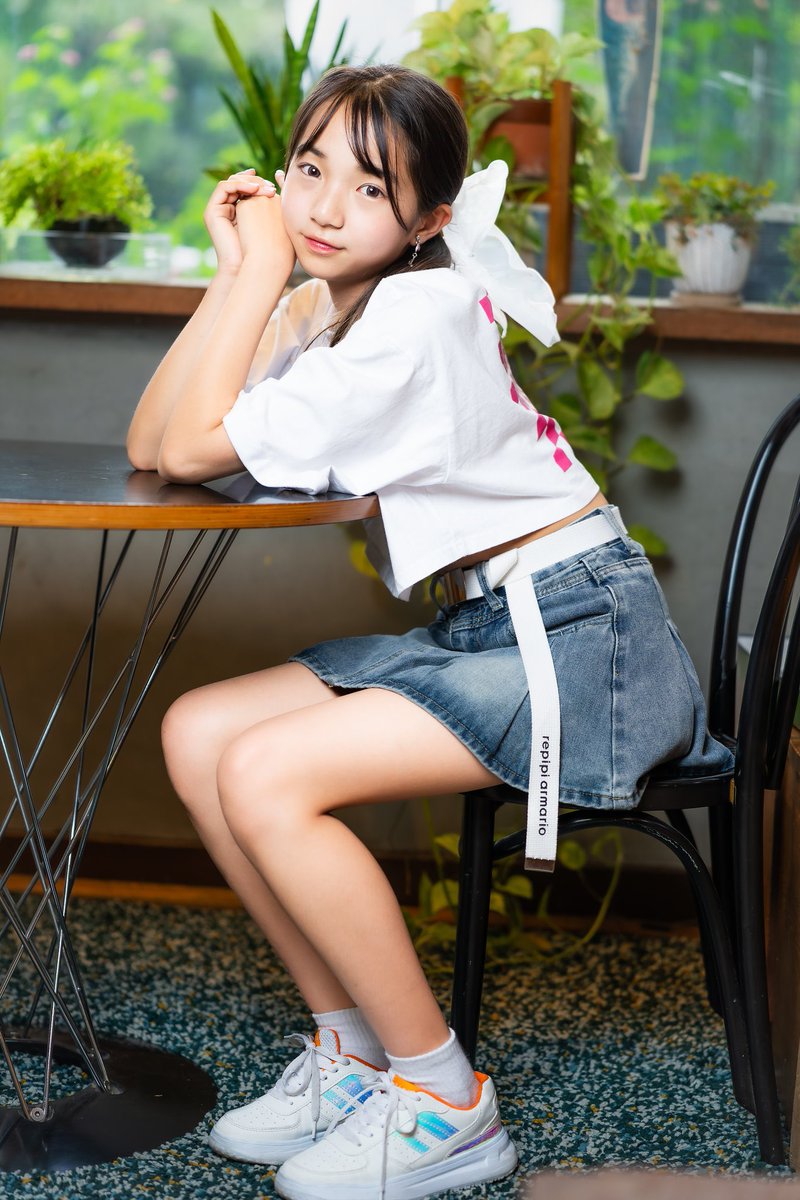 me310501's tweet image. おはよぉ☀️
昨日ダンス練習したよ🥰
めっちゃ楽しかった🎶
夕方は来週の撮影会衣装決めたの💗
撮影会楽しみ〜🎶みんな待ってるよ💫

今日の写真はThe小学生って感じの🥰
このランドセル学校でも使ってるよ〜💗

#藤竹美衣 
#みい
#JS6
#拡散希望︎
#美少女図鑑
素敵なお写真ありがとうございます💗