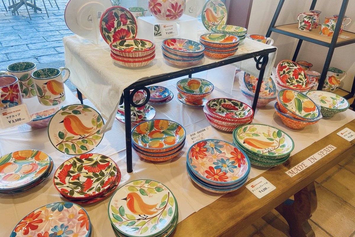 オラ♪おはようございます✈️
今日10/19は #海外旅行の日

異国情緒あふれる景色、情熱的なフラメンコ、心踊るスペイン料理やお土産。
スペインに行くよりは近い🇪🇸しかも日本語オッケー🙆‍♂️

ということで志摩スペイン村でスペイン旅行気分を楽しもーう！
ｲｴ━━٩(*´ᗜ`)ㅅ(ˊᗜˋ*)و━━ｲ!!