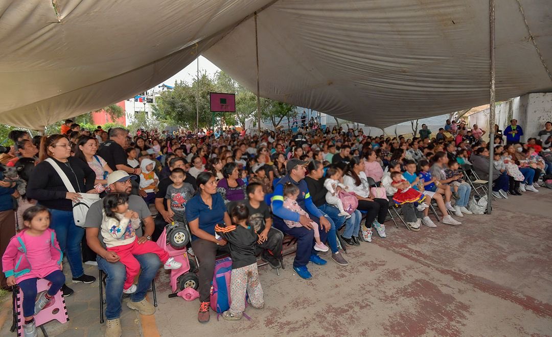 GobAtizapan's tweet image. 🎭 ¡El Festival Internacional  Atzán  2025 sigue llenando de alegría a las familias atizapenses!
&quot;Plim Plim, el musical&quot; encantó a niñas, niños y adultos con un espectáculo lleno de música, baile y valores positivos. 💫

#FestivalAtzán2025 #AtizapánDeZaragoza #PlimPlim